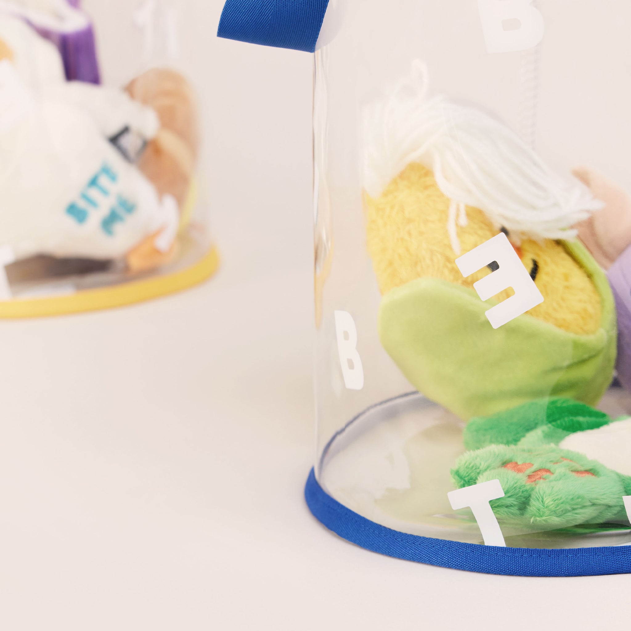 BITE ME Clear Toy Basket | ตะกร้าใส่ของเล่น สำหรับสัตว์เลี้ยง