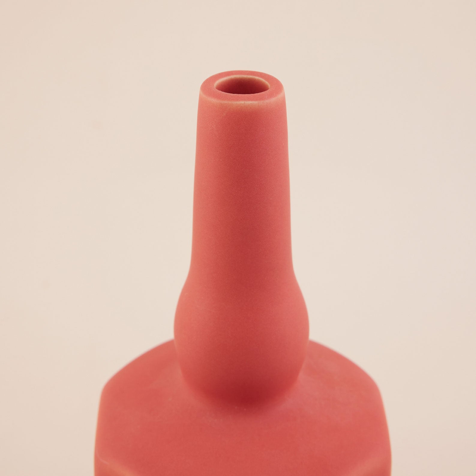 Red Porcelain Flower Vase | แจกัน ทรงสูง