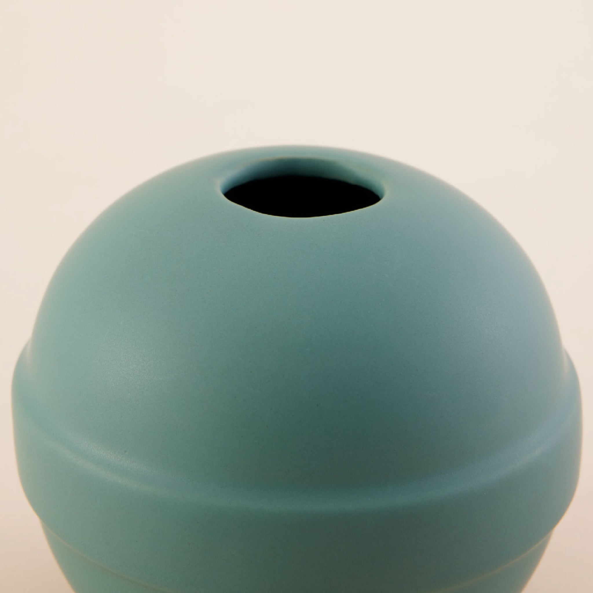 Round Shape Porcelain Vase | แจกัน ทรงกลม