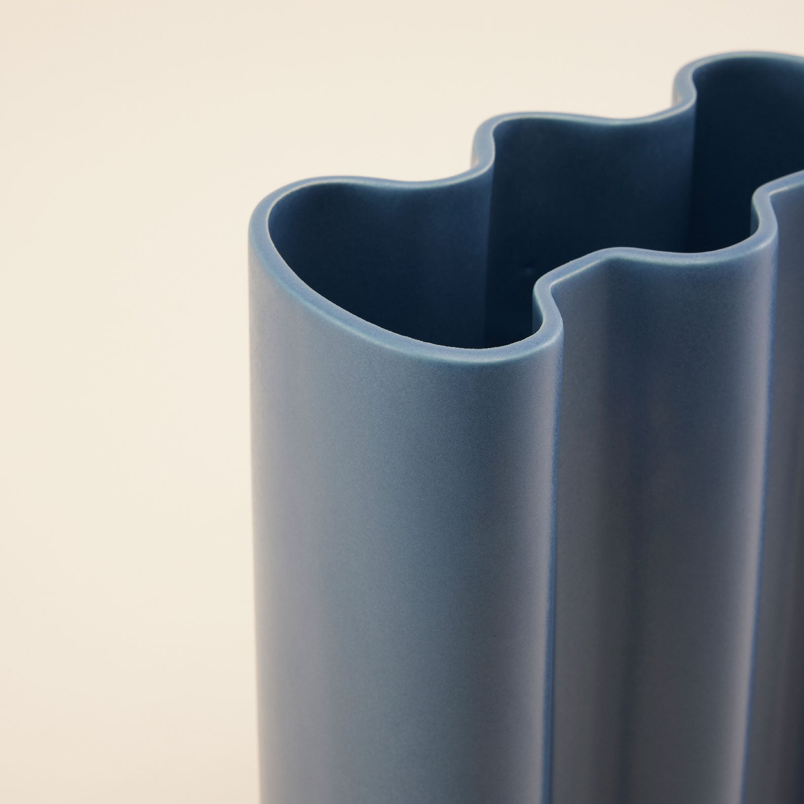 Dark Blue Puzzle Ceramic Vase | แจกัน เซรามิก