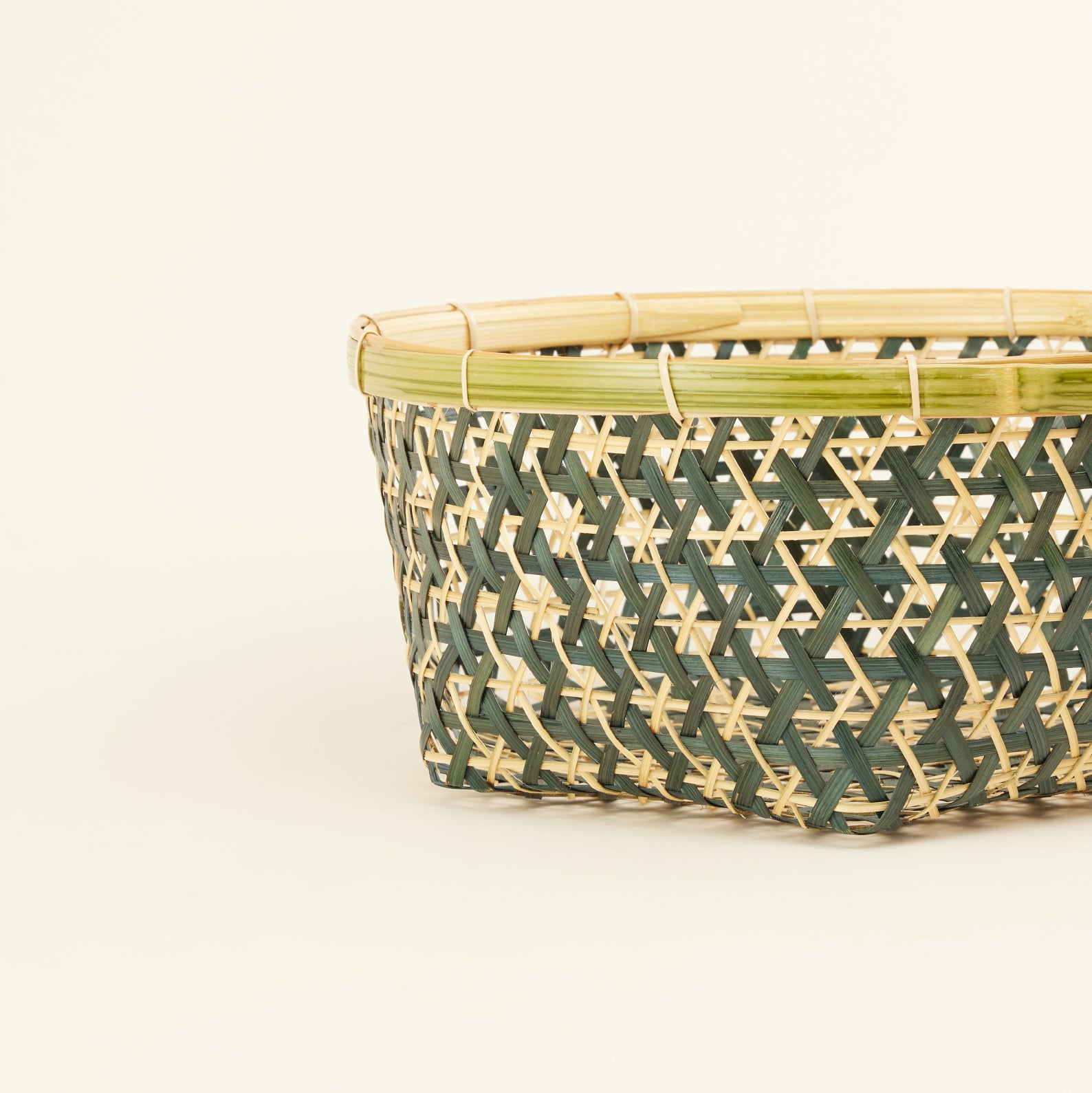 Thorr Dark Blue Bamboo Basket | ตะกร้าสานไม้ไผ่
