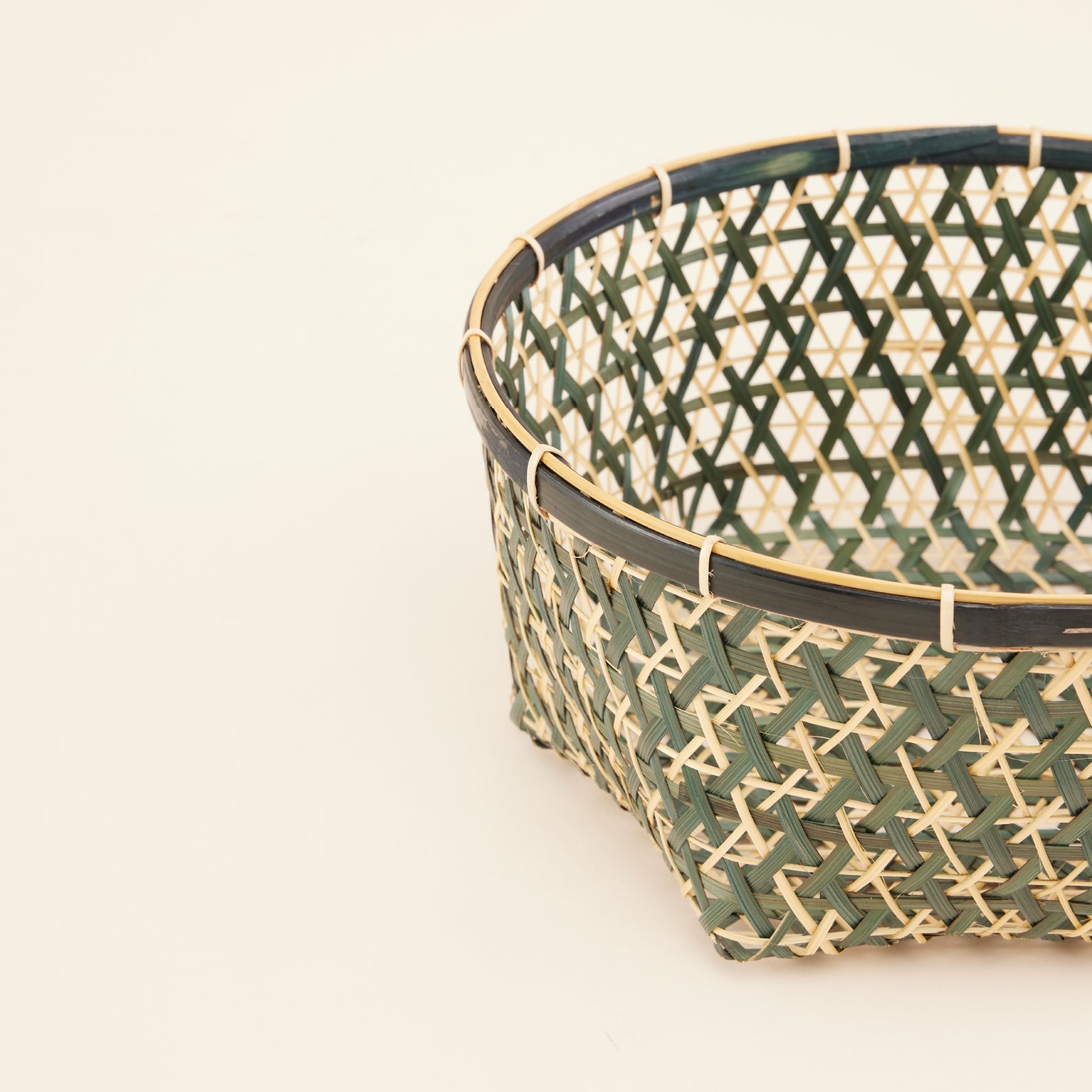 Thorr Brown Bamboo Basket | ตะกร้าสานไม้ไผ่