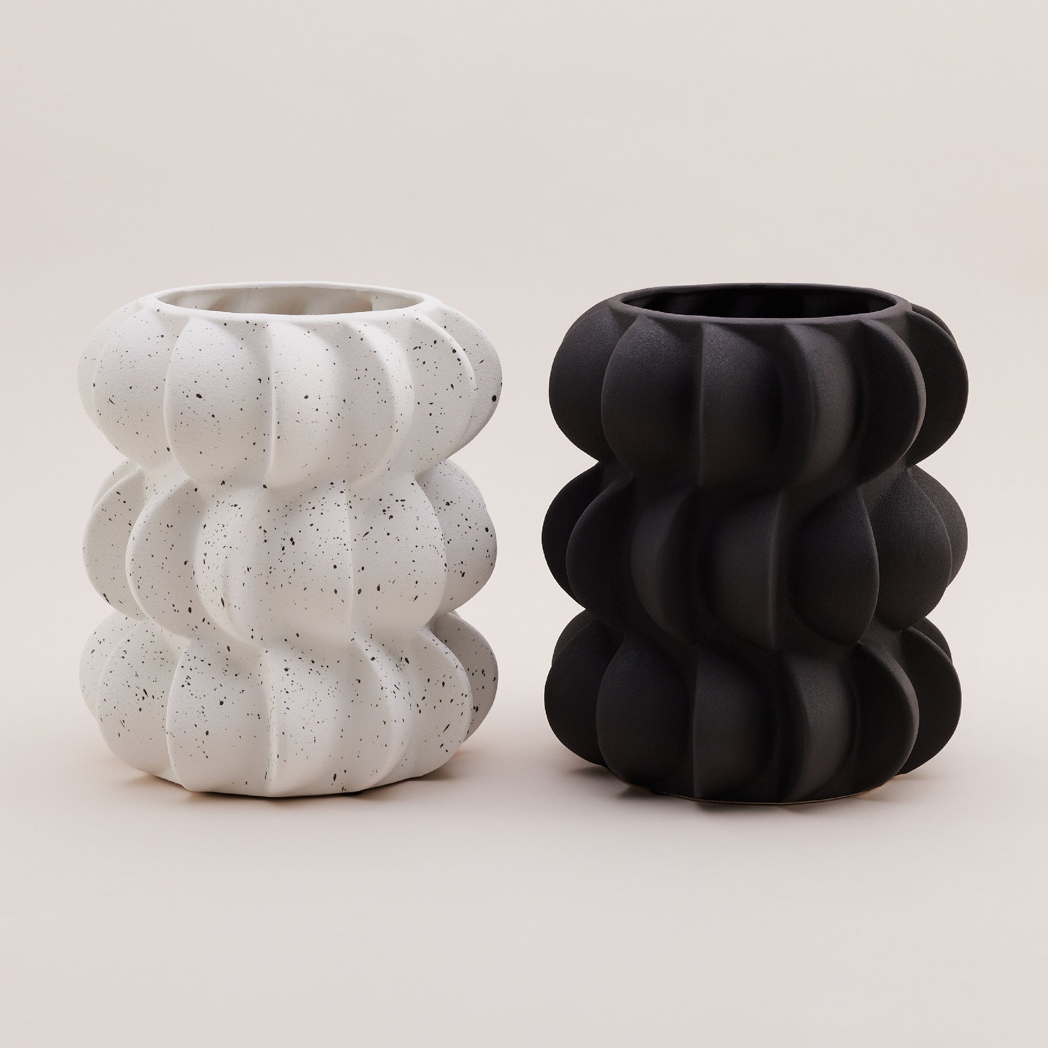 Wavy Ceramic Vase | แจกันเซรามิก