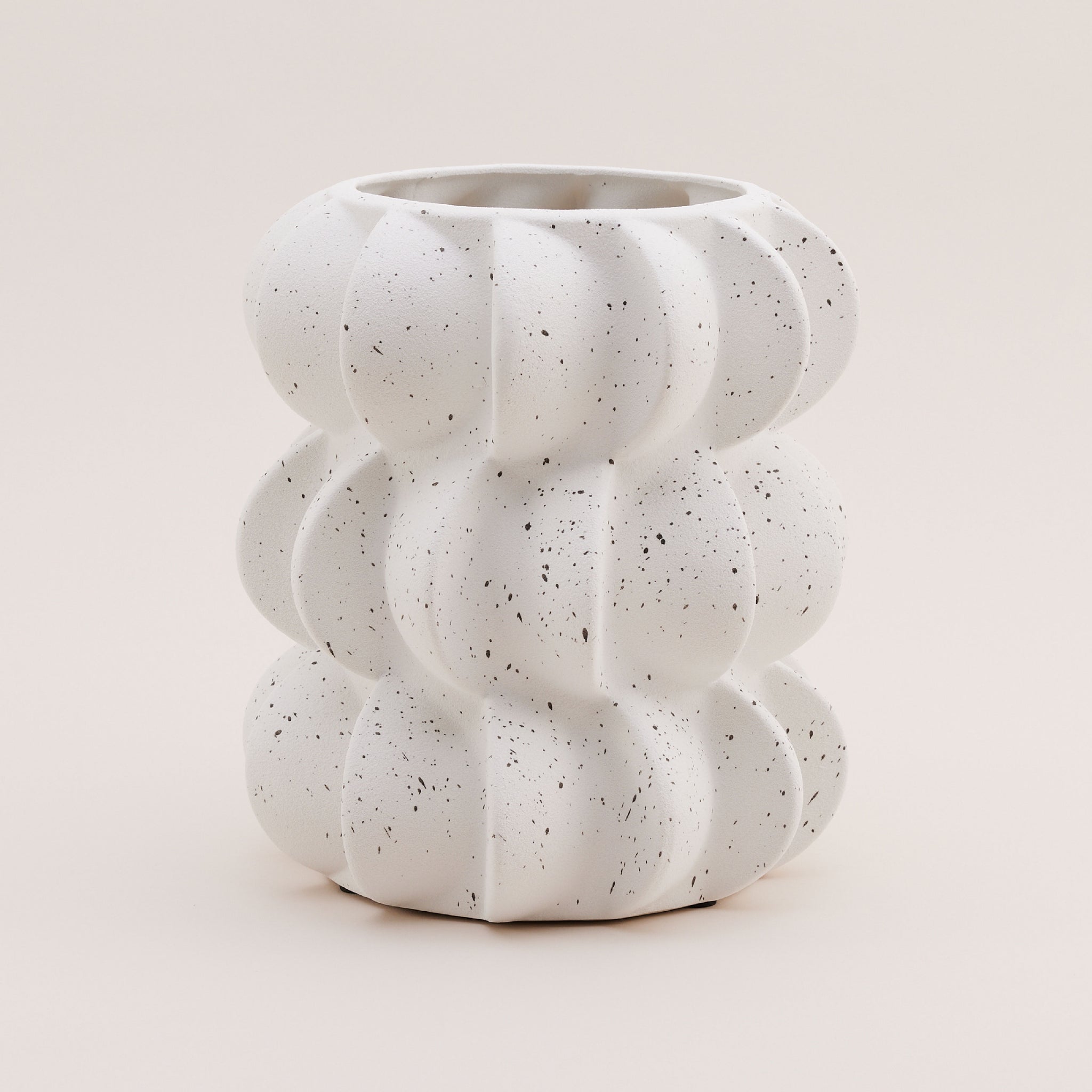 Wavy Ceramic Vase | แจกันเซรามิก