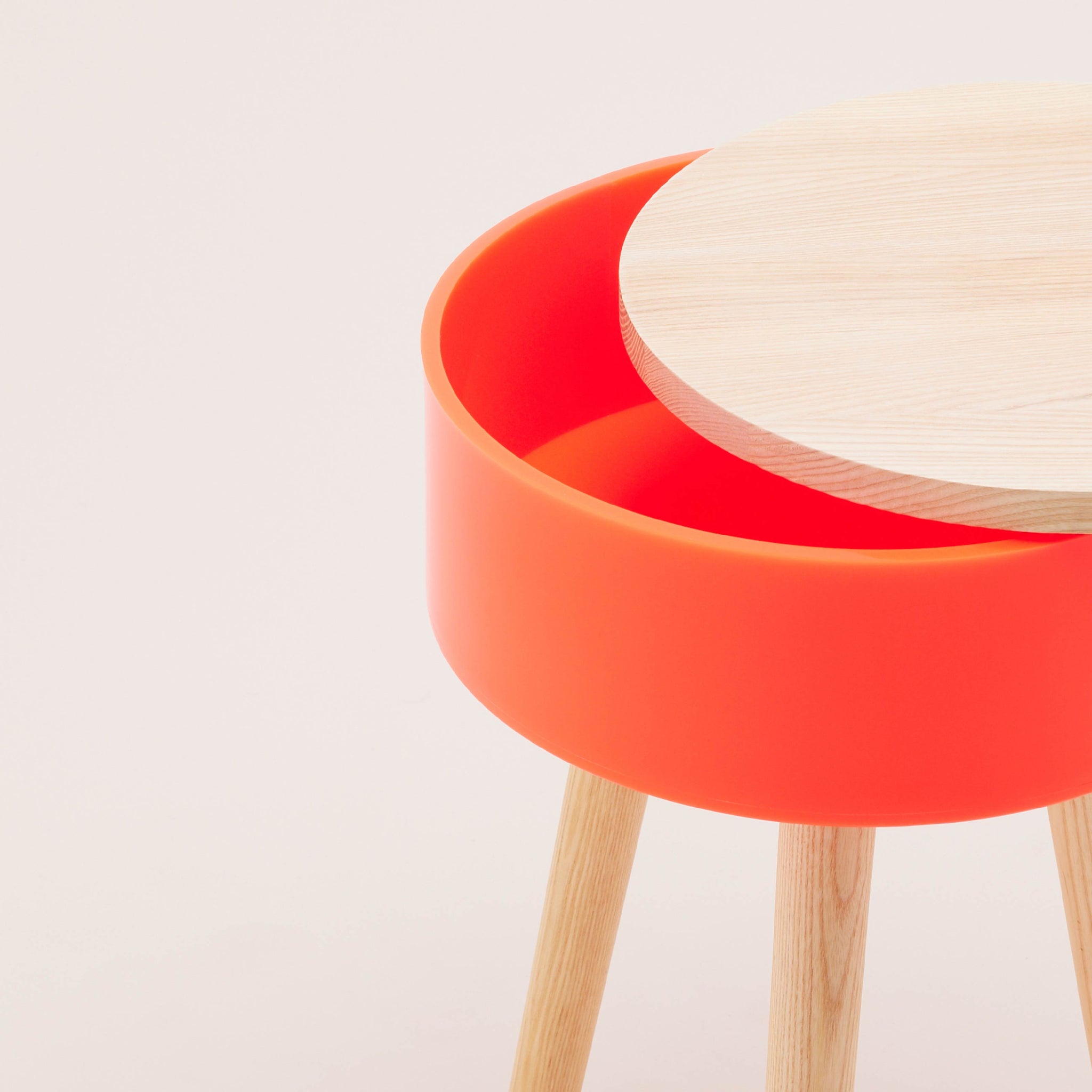 Lund London Skittle Table (Size M) | โต๊ะข้าง