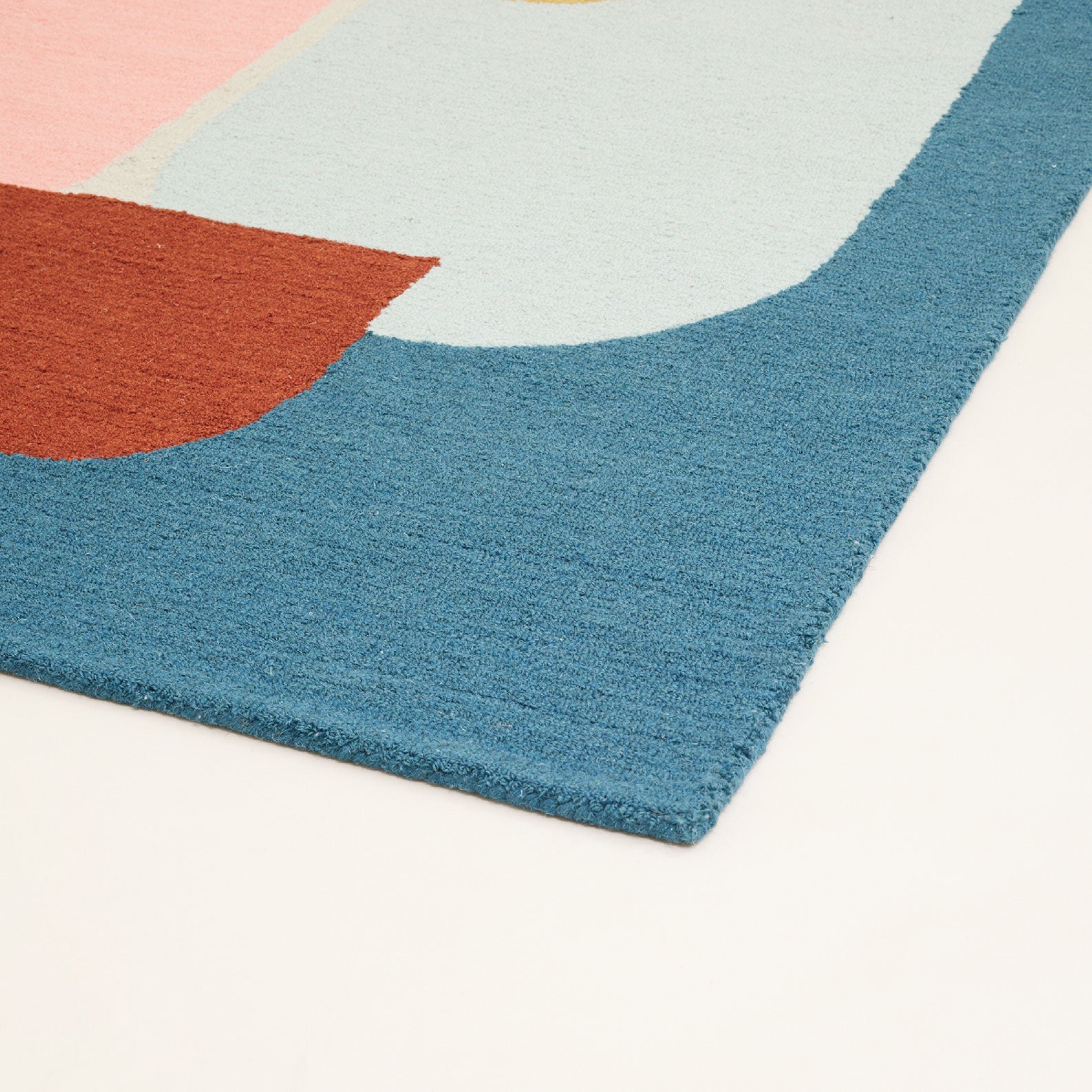 Geometric Hand-Tufted Carpet | พรมทอมือ