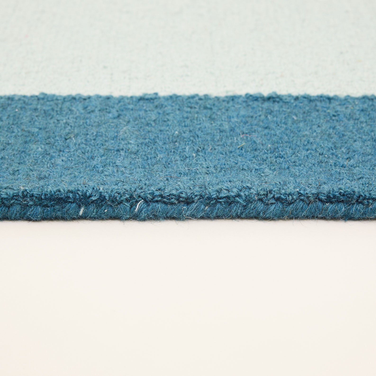Geometric Hand-Tufted Carpet | พรมทอมือ