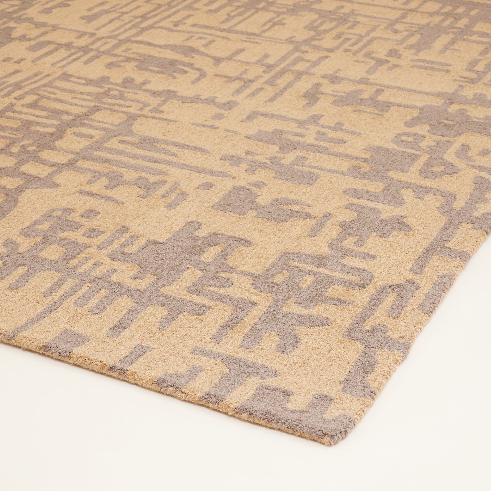 Beige Hand-Tufted Carpet | พรมทอมือ