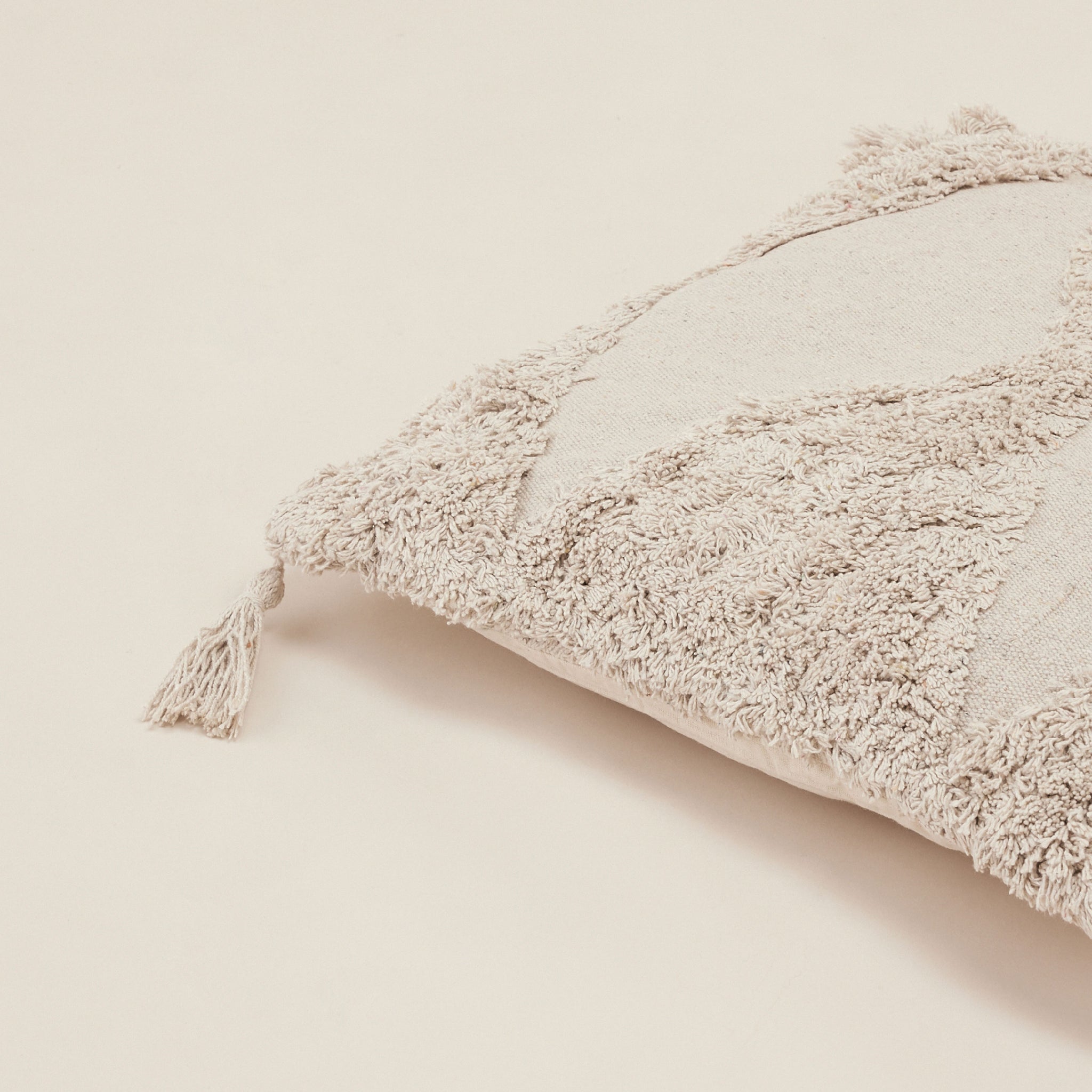 Light Beige  Hand-Woven Cotton Cushion | หมอนอิงพร้อมปลอก ประดับพู่