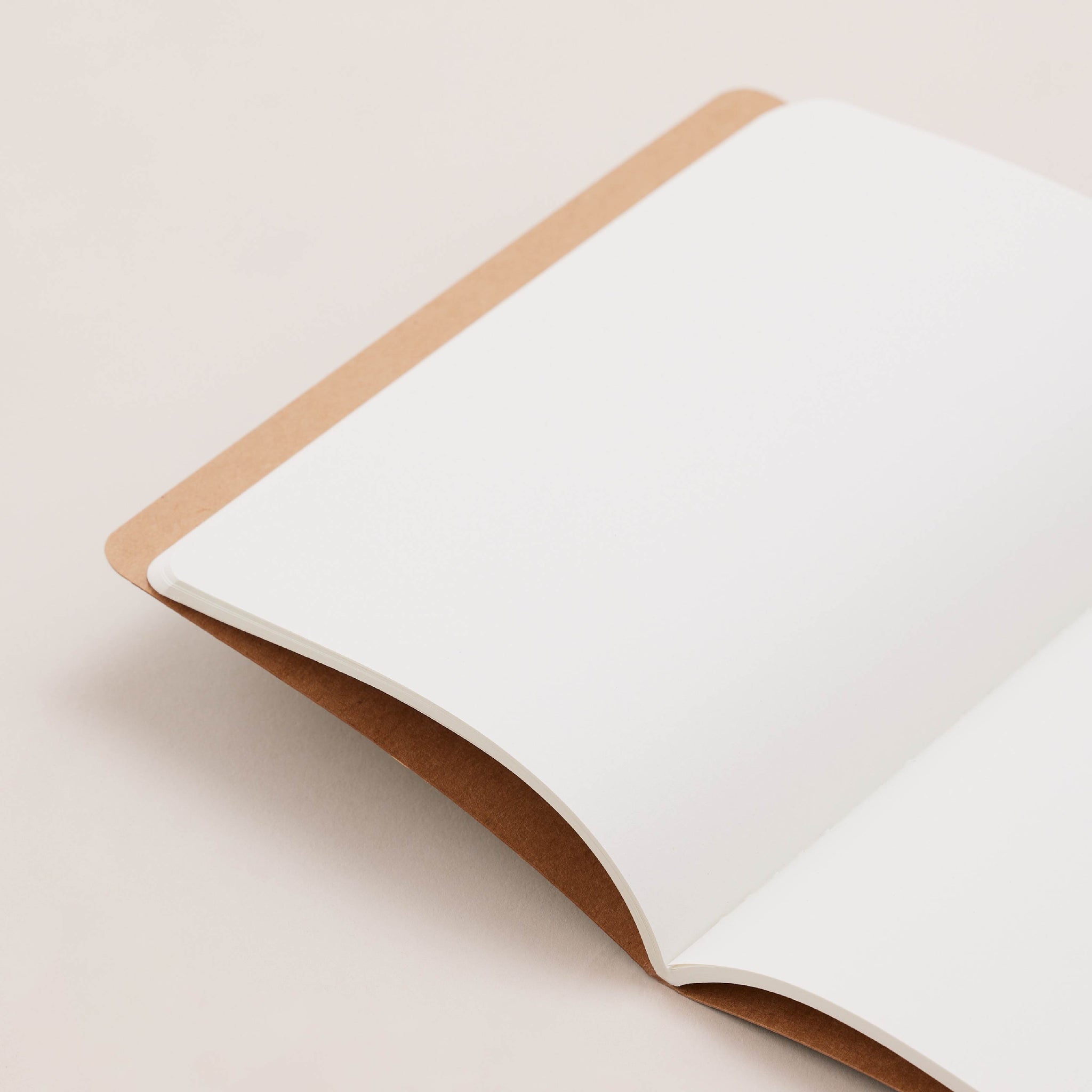 Labrador Notebook Stitch Size S (Plain Paper) | สมุดโน้ต ไม่มีเส้น