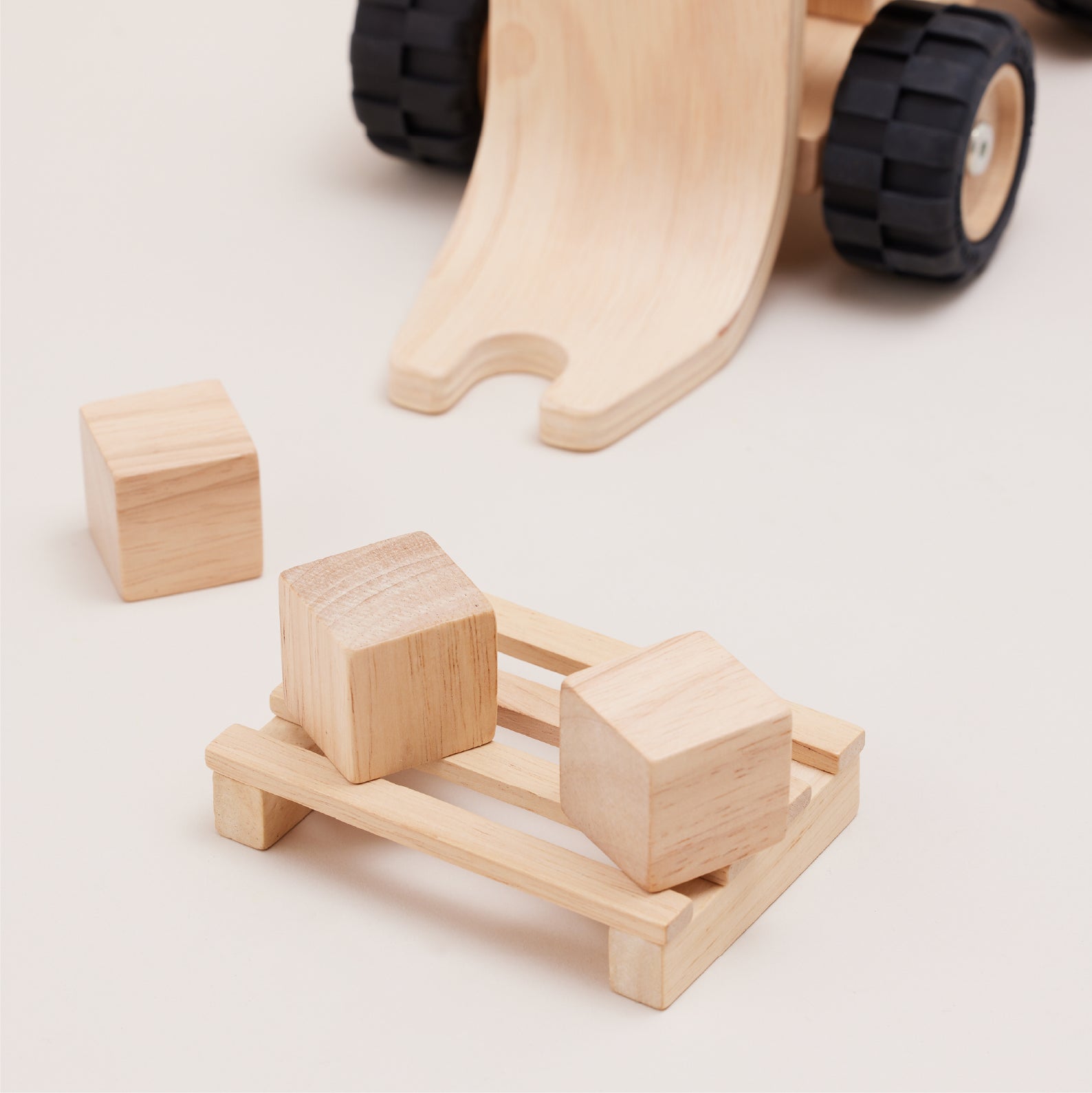 Plantoys Forklift | ของเล่นไม้ รถยกของ